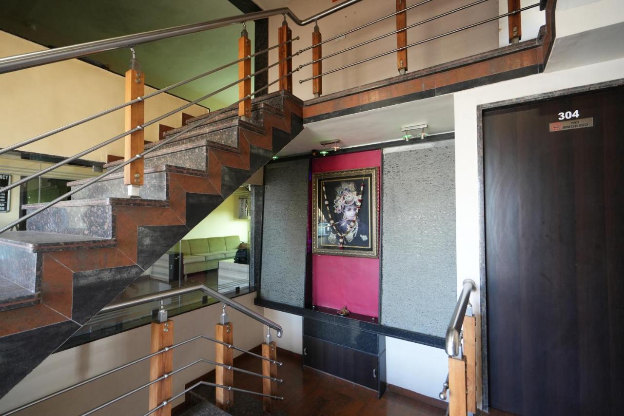 Hotel Ravi Residency Nadiad Экстерьер фото